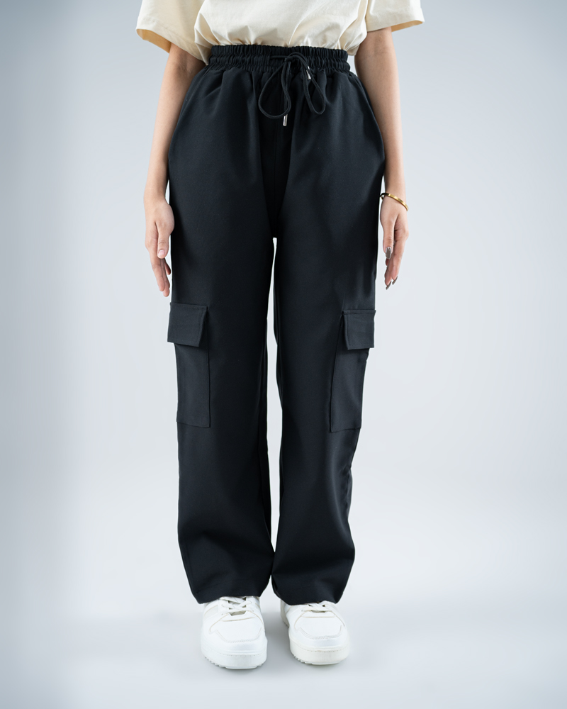 Baggy Fit Cargo Pants in Black - Image 10