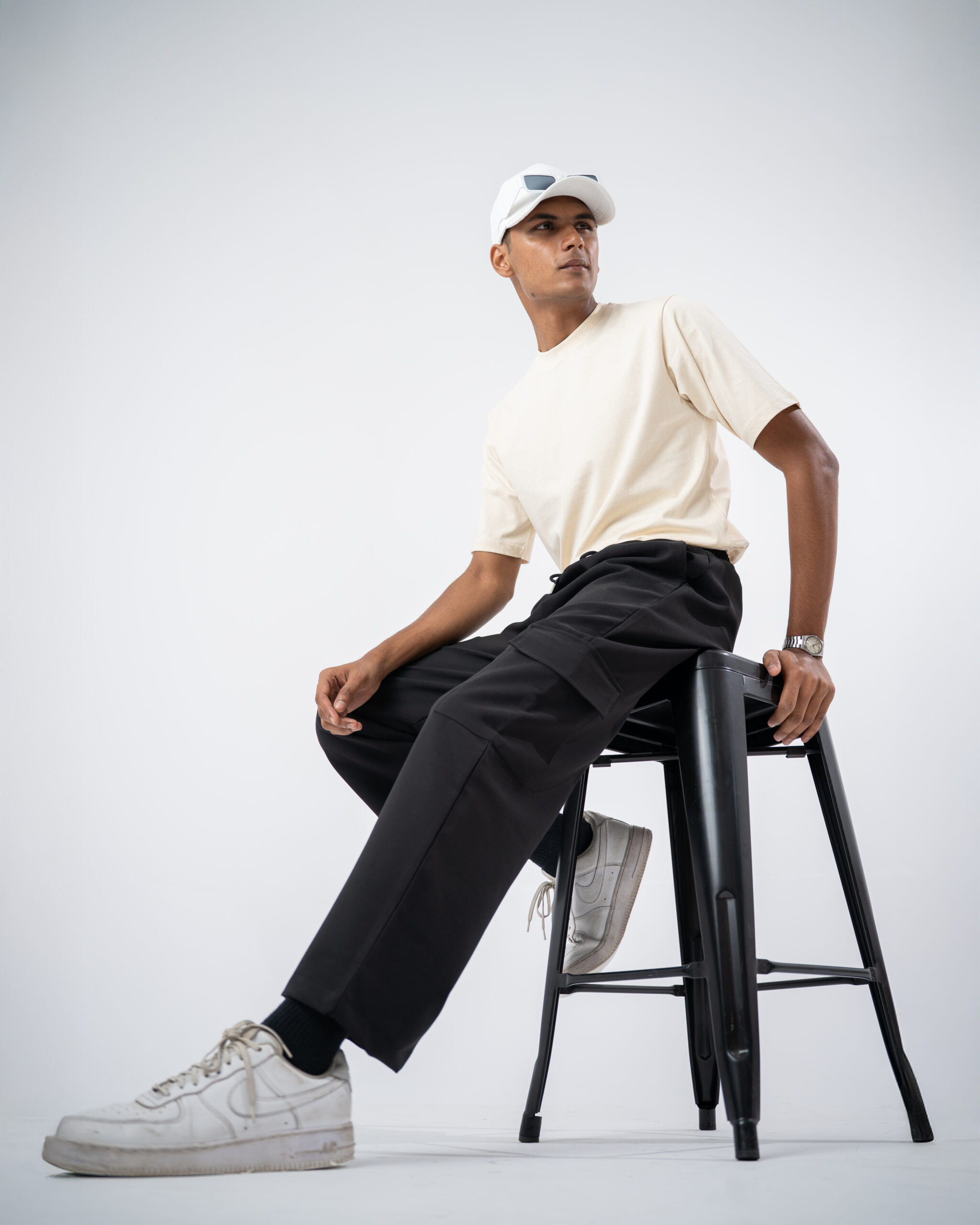 Baggy Fit Cargo Pants in Black - Image 2