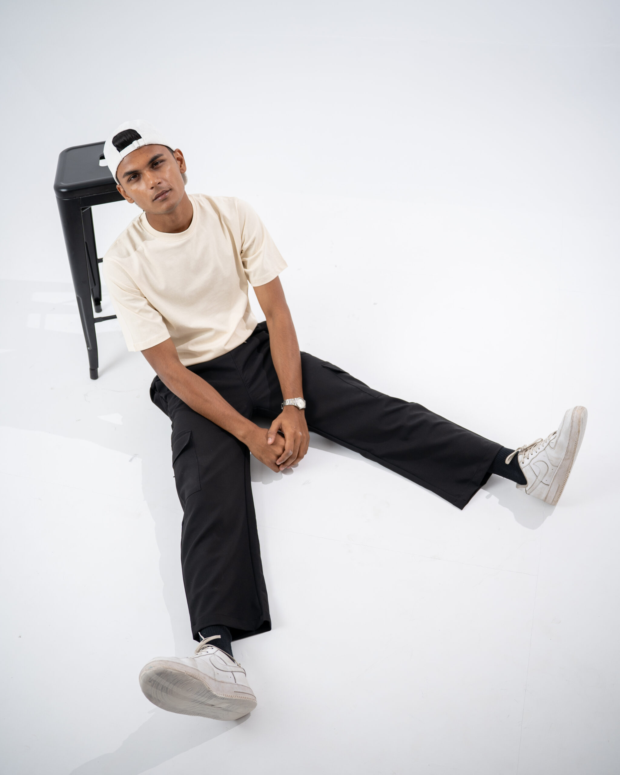 Baggy Fit Cargo Pants in Black - Image 4