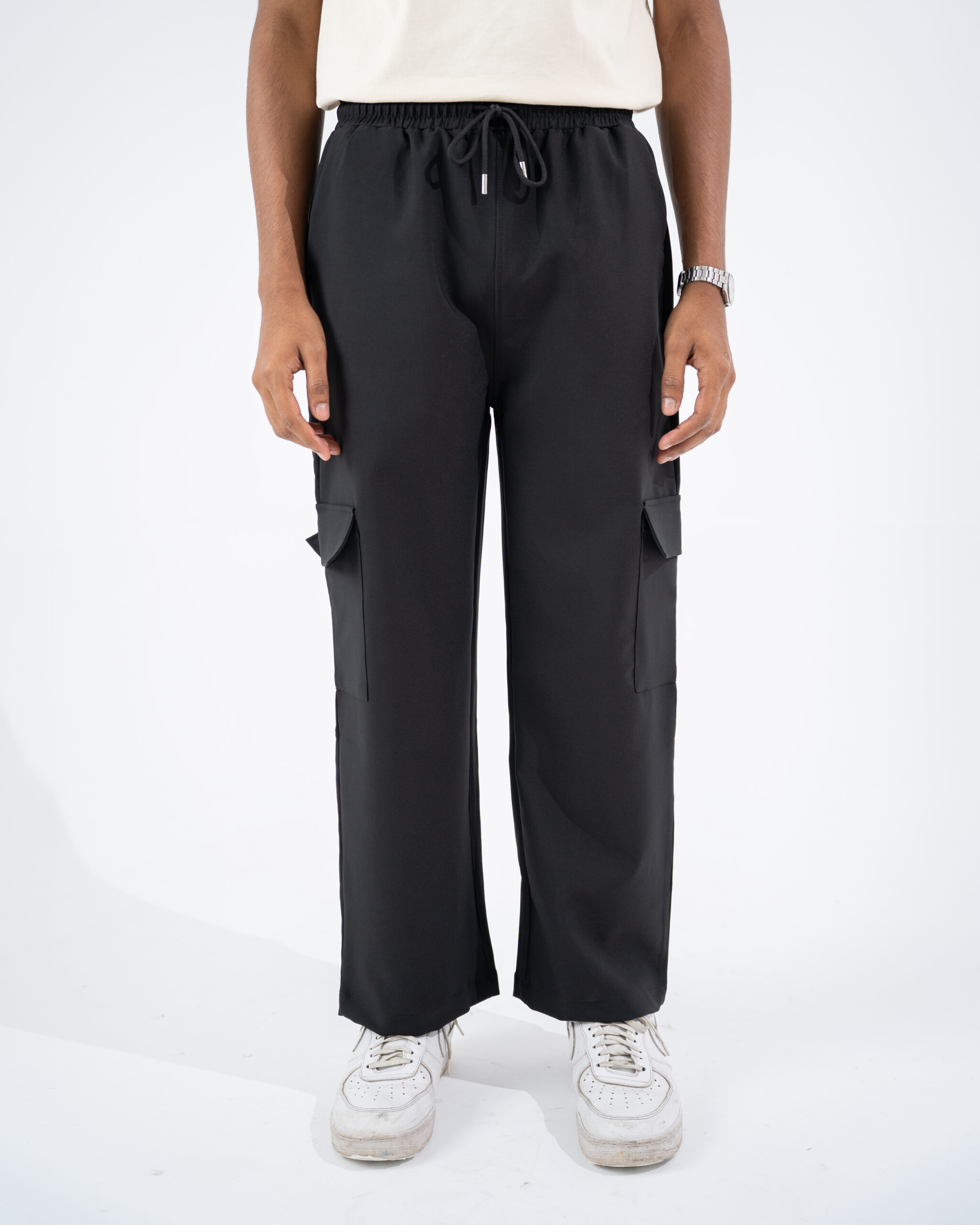 Baggy Fit Cargo Pants in Black - Image 5