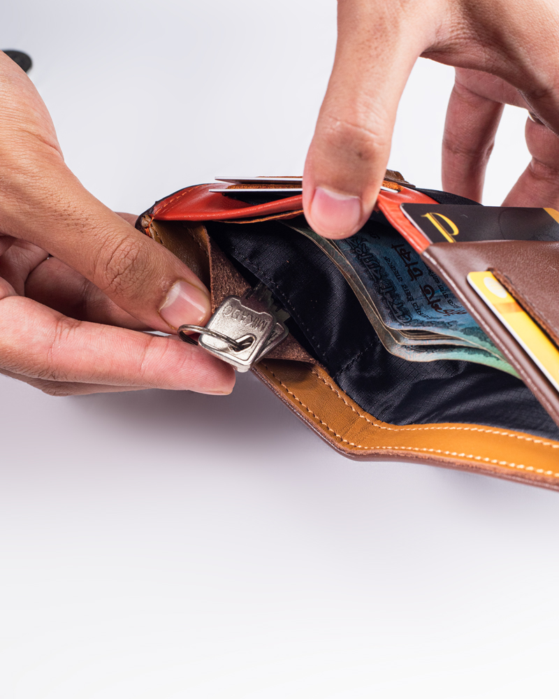 Duo Tone Front Pocket Leather Wallet - Image 12