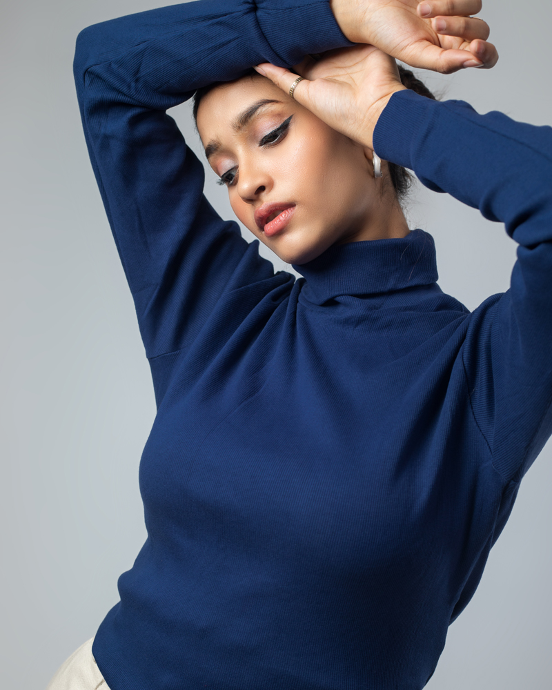Long Sleeve Ribbed Navy Blue Turtleneck Pullover - Image 5