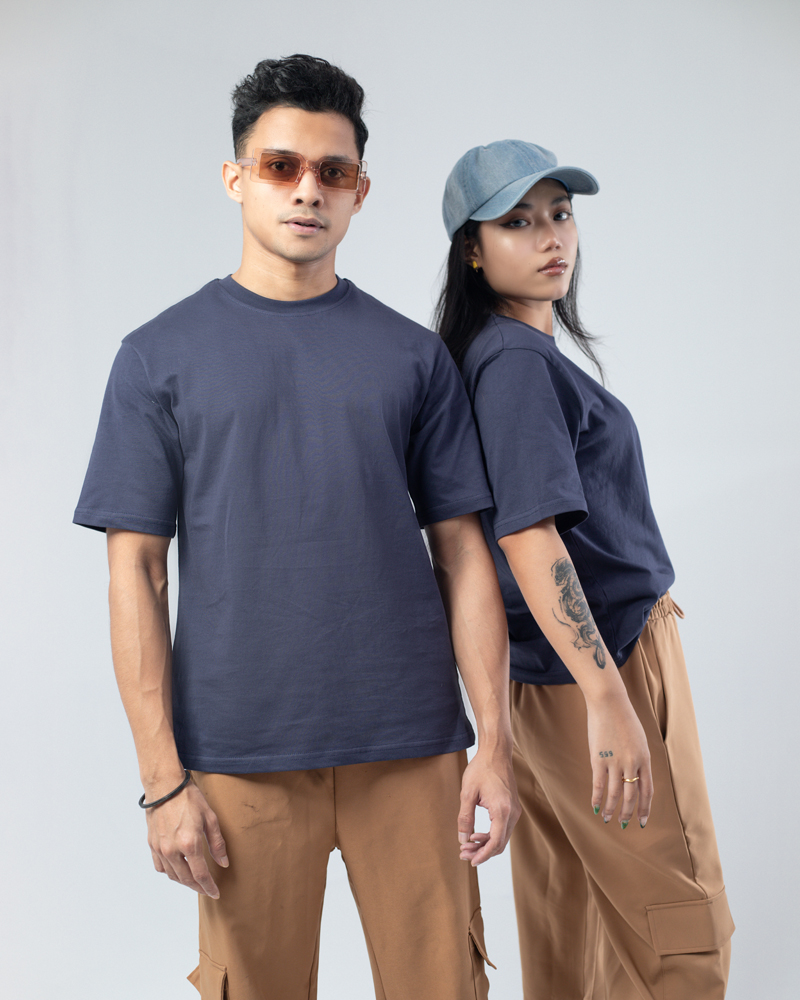 Oversized Drop Shoulder Solid T-shirt in Navy Blue - Image 2