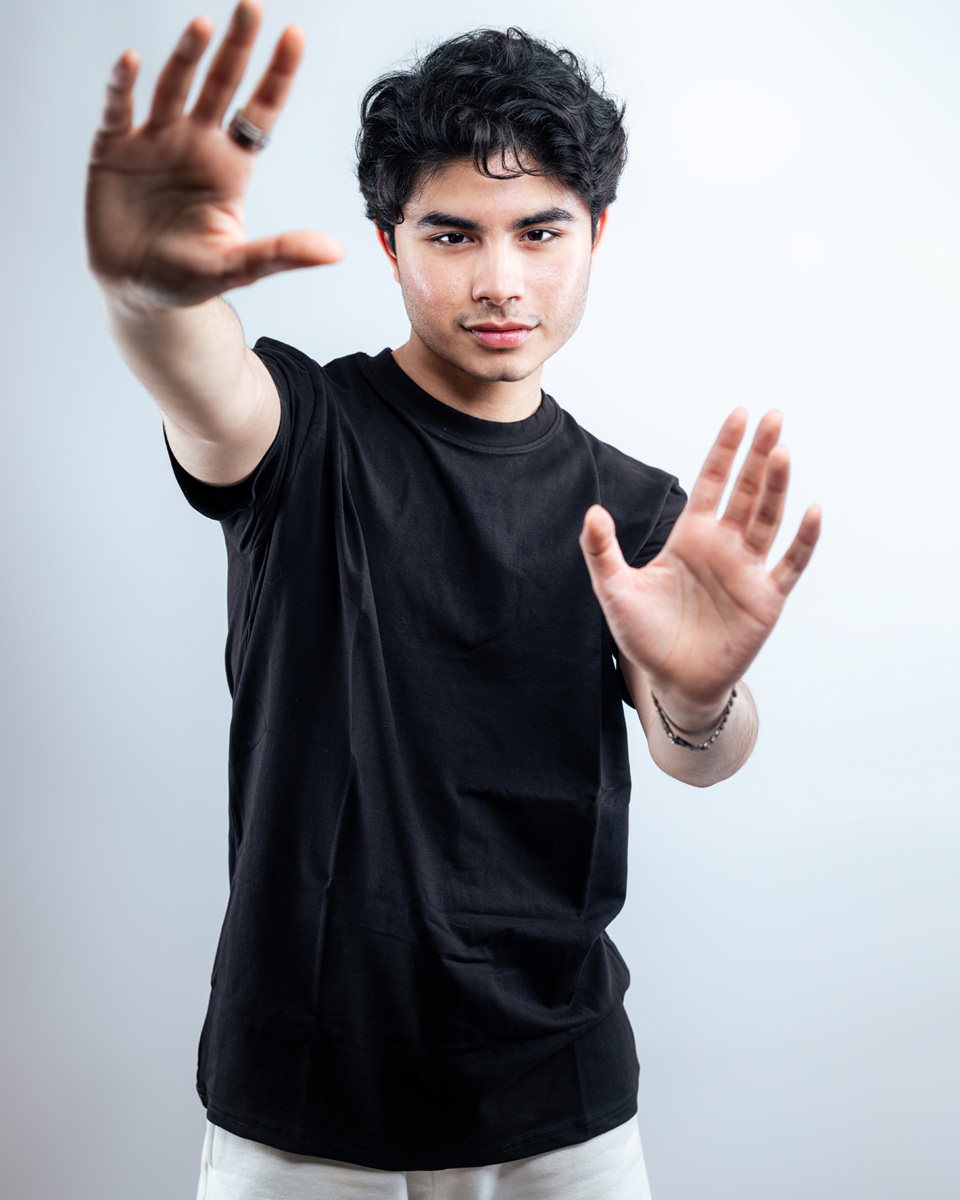 Premium Basic Black Crewneck T-shirt - Image 4