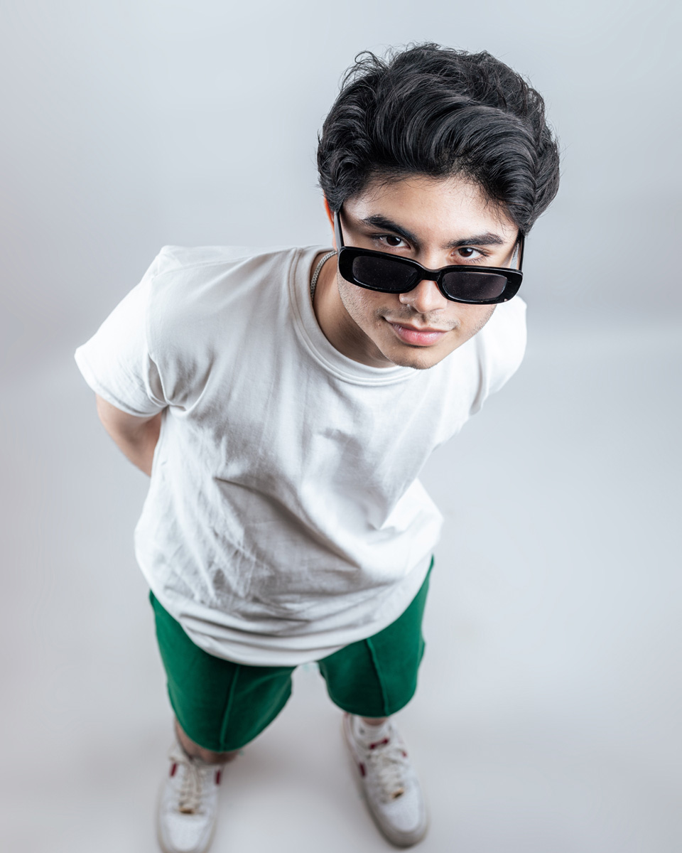 Premium Basic White Crewneck T-shirt - Image 6