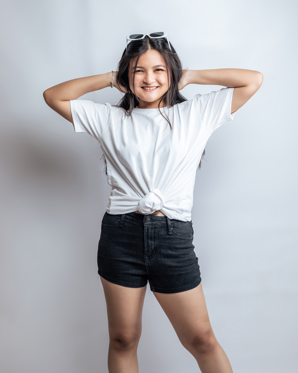 Premium Basic White Crewneck T-shirt - Image 4