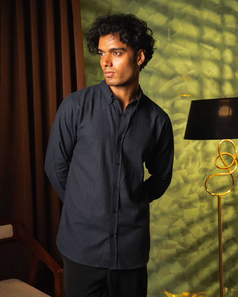 Long Sleeve Button-Down Herringbone Patterned Shirt in Navy Blue - Image 4