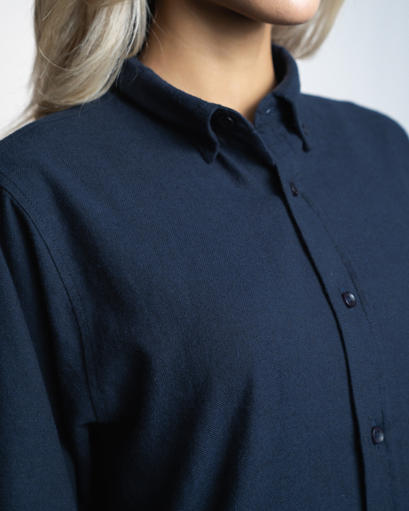 Long Sleeve Button-Down Herringbone Patterned Shirt in Navy Blue - Image 10