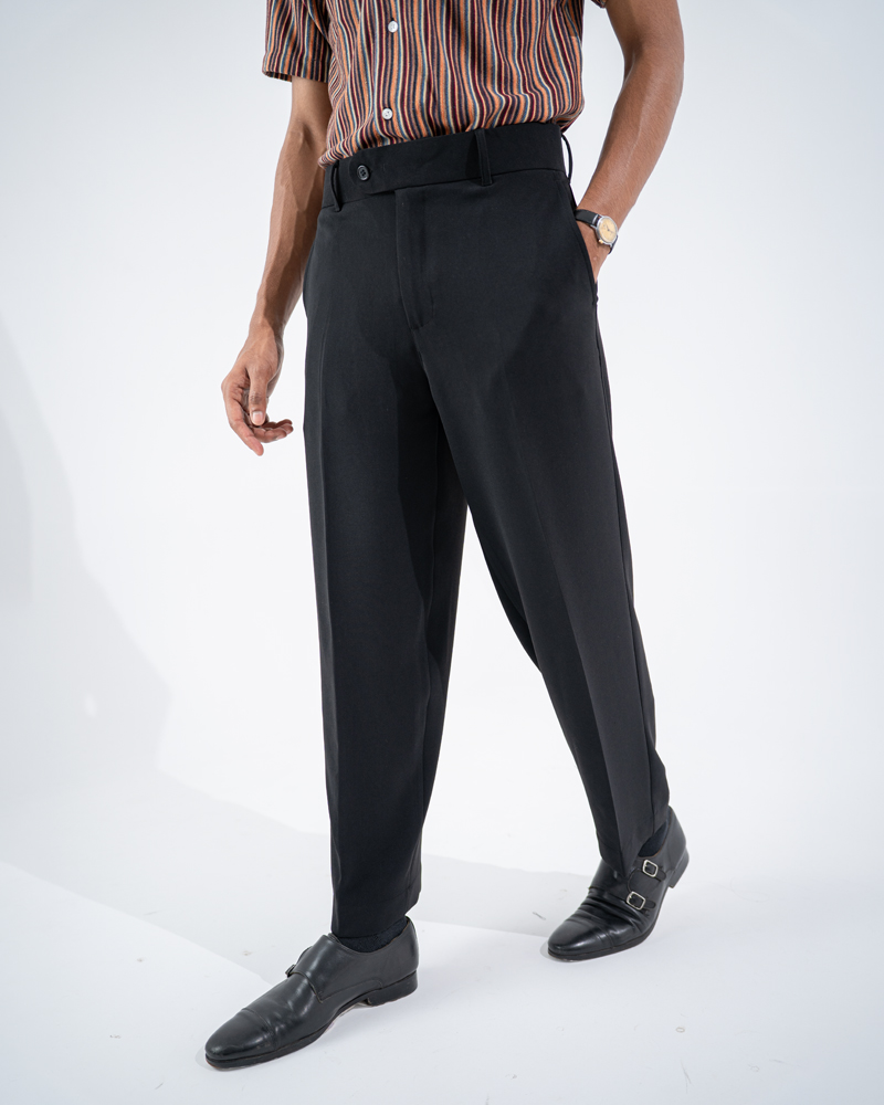 Men's Classic Relaxed Fit Pants in Black - Image 4