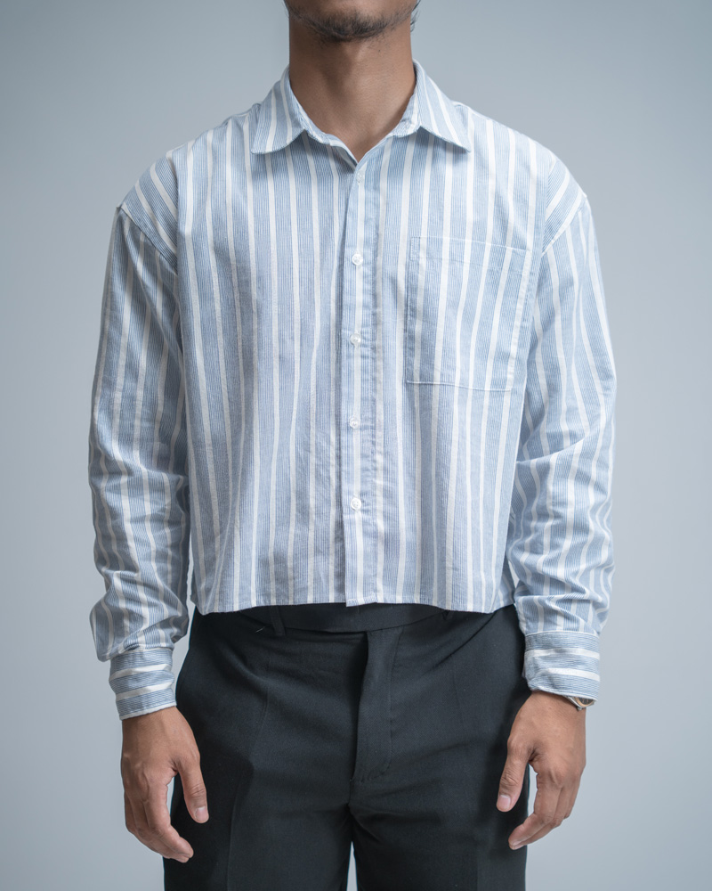 Oversized Cropped Shirt in White & Blue - Image 4