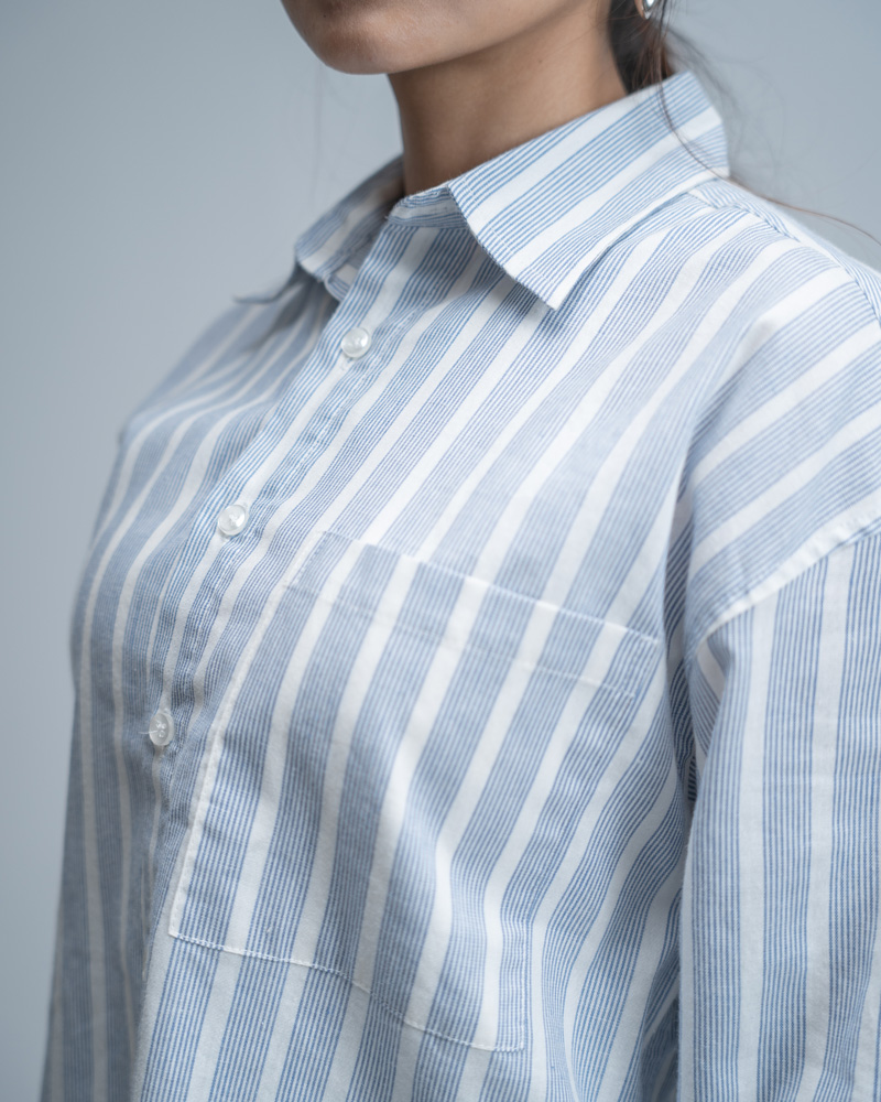 Oversized Cropped Shirt in White & Blue - Image 11