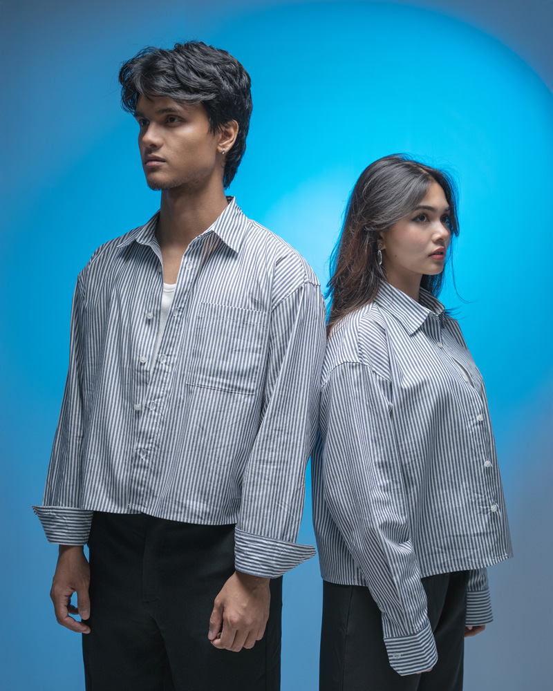 Oversized Cropped Shirt in White & Navy Blue - Image 2