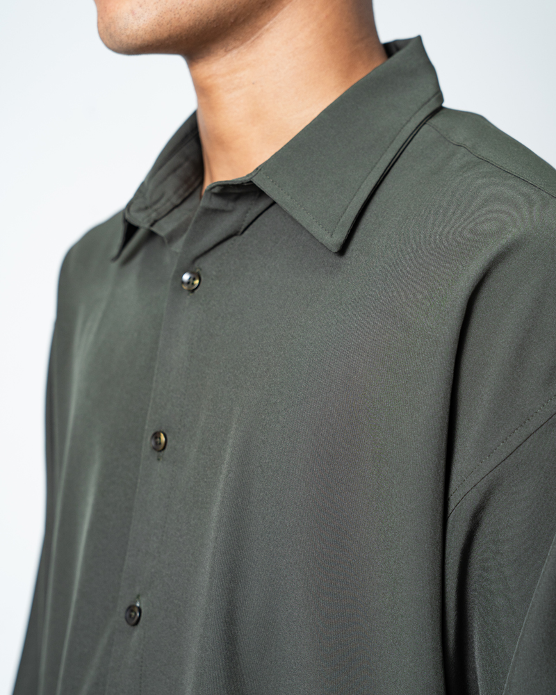 Oversized Flow Shirt in Green - Image 11