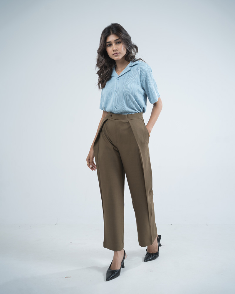 Women's High-Waisted Curve Pleated Formal Pants in Muted Brown